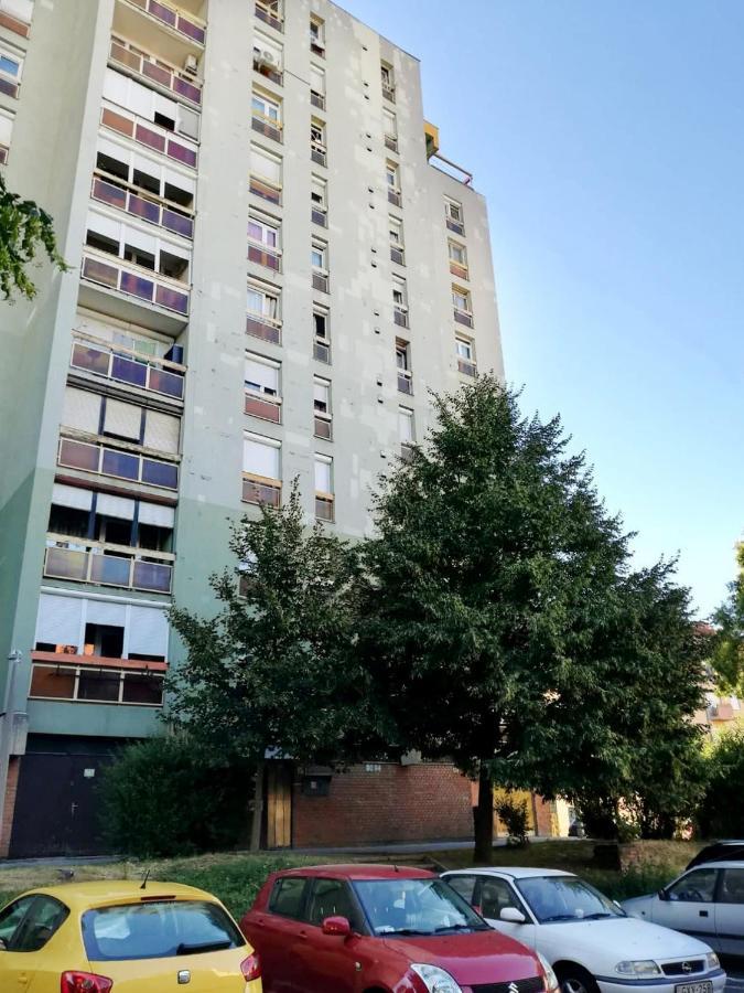 Aron Apartman Печ Екстер'єр фото