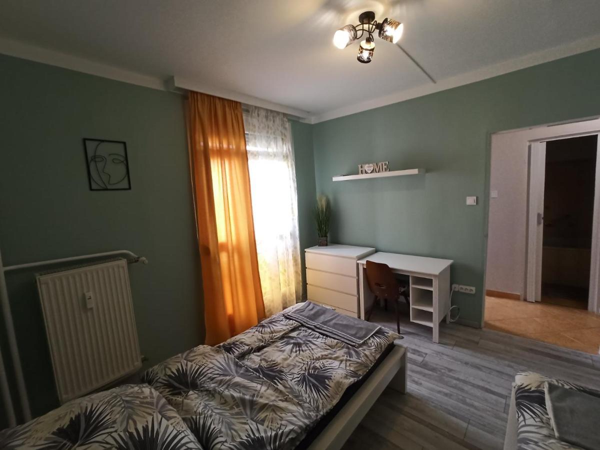 Aron Apartman Печ Екстер'єр фото